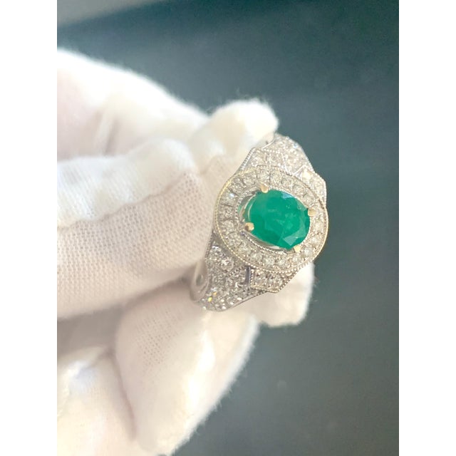 0.80 Carat Oval Cut Emerald and 0.85 Carat Diamond Ring 18 Karat White Gold For Sale - Image 4 of 18