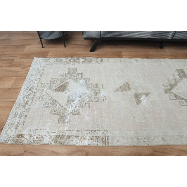 1970s Vintage Handmade Wool Cotton Turkish Beige Area Rug For Sale - Image 10 of 11