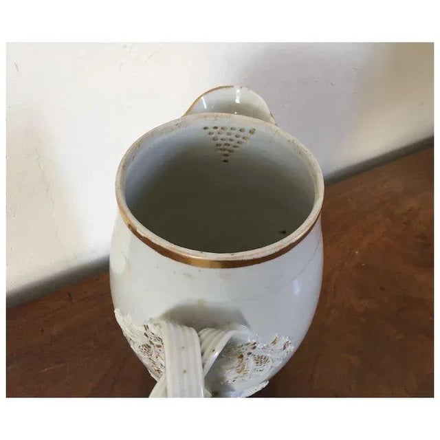 Ceramic Large Antique Early 19th Century Chinese Export Porcelain Cider Jug Pitcher in White and Gold With Strap Handle & Kylin Tiger Foo Dog Finial 1810 For Sale - Image 7 of 11