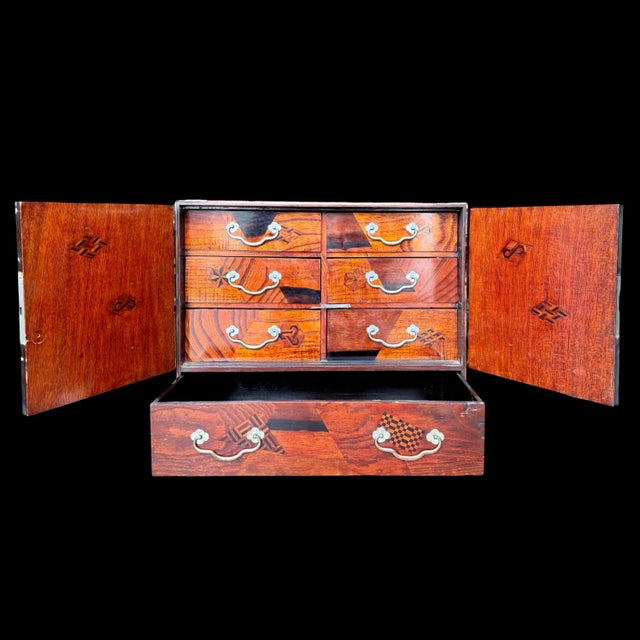 Late 19th Century Antique Japanese Yosegi-Zaiku Inlaid Parquetry Tansu Cabinet With Brass Fittings For Sale - Image 5 of 9