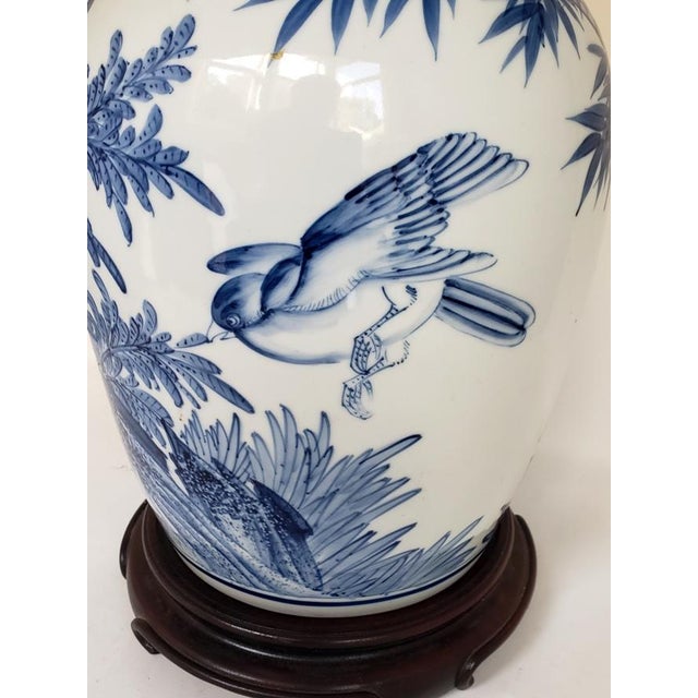 Vintage Chinese Blue & White Porcelain Ginger Jar With Birds & Bamboo, Wood Stand For Sale In Raleigh - Image 6 of 10