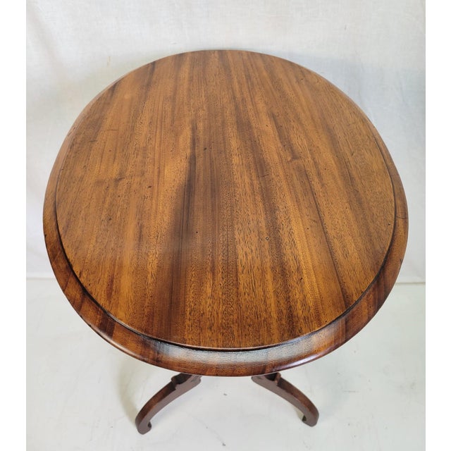 19th Century 19th Century American Victorian Walnut Tilt-Top Table For Sale - Image 5 of 11