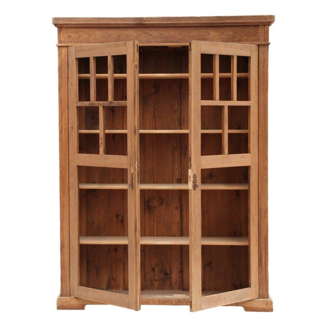 Vintage Wooden Dispay Cabinet, 1920s, in Good conditions. Designed 1920 to 1949