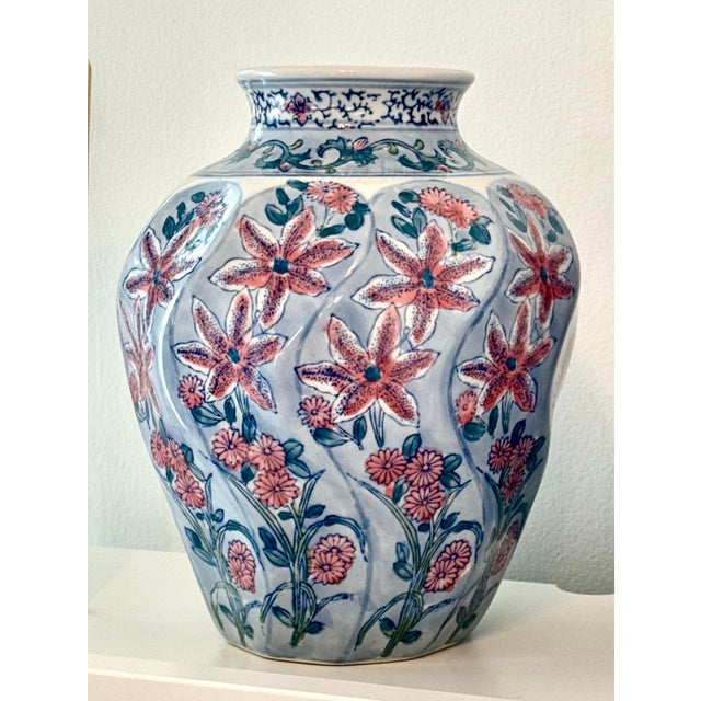 1980s Hand Painted Pair of Chinese Vases For Sale - Image 5 of 11