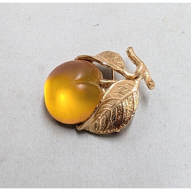 Mid-Century Modern Vintage Signed Napier Goldtone Yellow Peach Brooch For Sale - Image 3 of 9