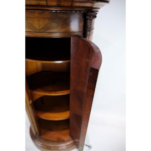 Oval Mahogany Pedestal Cabinet with Carvings, 1820s For Sale - Image 3 of 11