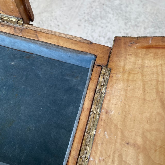 19th Century French Vanity Gilded Bronze For Sale In Miami - Image 6 of 11