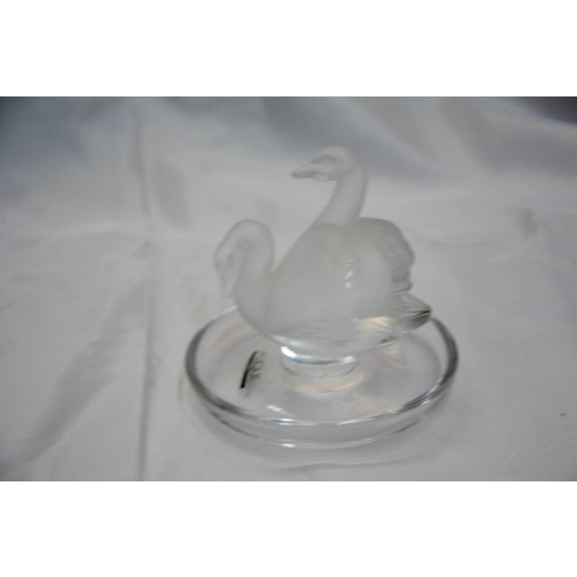 1950s French Lalique Deux Cygnes Pair of Swans Clear and Satin Crystal Ring Dish For Sale - Image 5 of 11