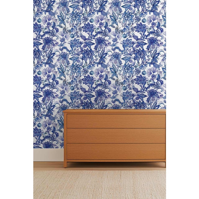Textile Floral & the Frog Chinoiserie Grasscloth Wallpaper by House Party | Azure Blue | 6 Yards For Sale - Image 7 of 7