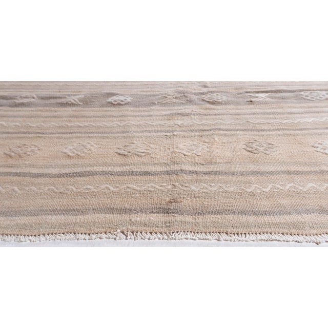 Vintage Circa 1940 Tan Turkish Kilim Flatweave Rug 5'5 X 10'8 For Sale In New York - Image 6 of 11