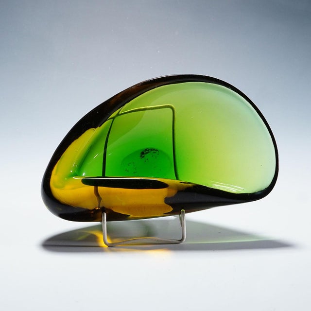 Archimede Seguso Sommerso Valva Bowl in Green and Yellow For Sale - Image 6 of 9
