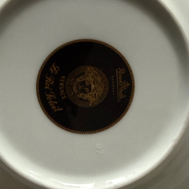 Soup plate 23 cm Designed by Le Roi Soleil Many more pieces from this series in stock This piece has an attribution mark,...
