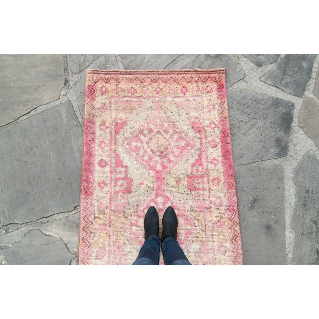 House of Séance - 1950s Vintage Kurdish Pink Medallion Long Wool Hand-Knotted Runner For Sale - Image 4 of 11