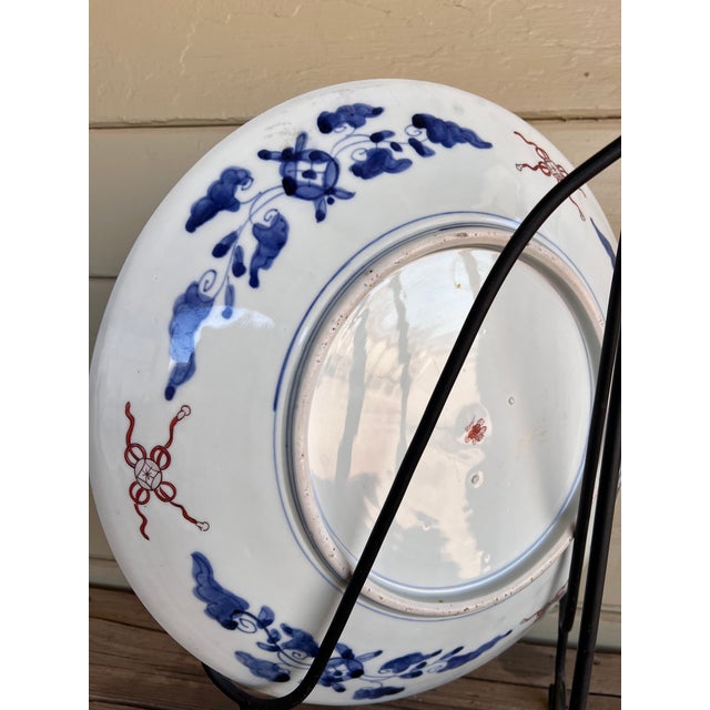 Antique 19th Century Large Japanese Imari Hand-Painted Porcelain Charger 18in For Sale - Image 15 of 17