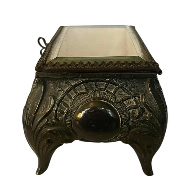 Art Nouveau Floral Relief Metal Trinket or Jewelry Box With Hinged Glass Lid For Sale - Image 4 of 7