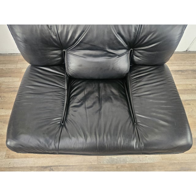 Red and Black Leather Armchair attributed to Nicoletti Salotti, 1980 For Sale - Image 10 of 18
