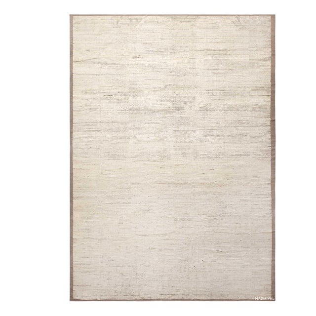 Trendy Large Ivory Decorative Contemporary Modern Area Rug For Sale