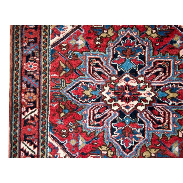 Early 20th Century Persian Heriz Rug For Sale - Image 11 of 15