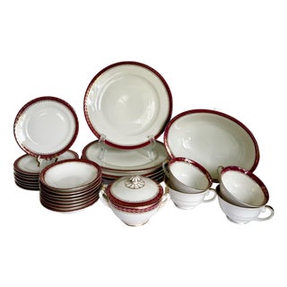 1920s Moritz Zdekauer Raspberry and Gold Porcelain Czechoslovakia Dinnerware Set of 28 Pieces For Sale