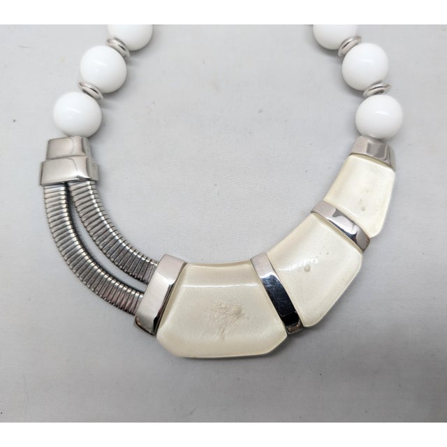 Vintage 1980s Kunio Matsumoto for Trifari Modernist Resin Necklace, Ad Piece For Sale - Image 10 of 12