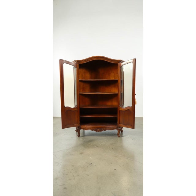 French Early 20th Century Louis XV Carved Walnut Stained Vitrine Armoire For Sale - Image 3 of 8