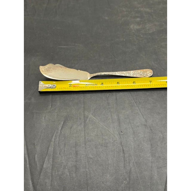 Silver Vintage Stieff Rose Repousse Sterling Silver Master Butter Knife Flat Handle 7" For Sale - Image 8 of 9