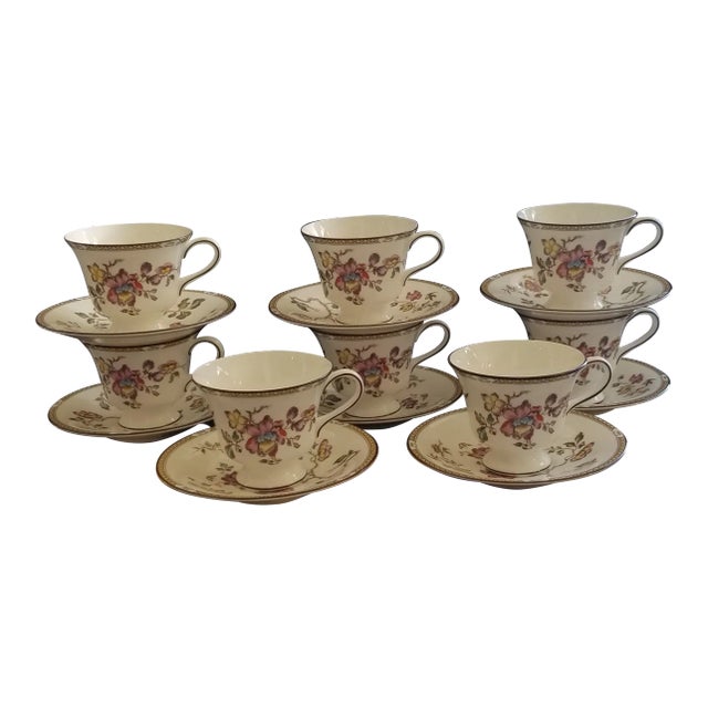 Eight Wedgwood Swallow Pattern Cups and Saucers For Sale