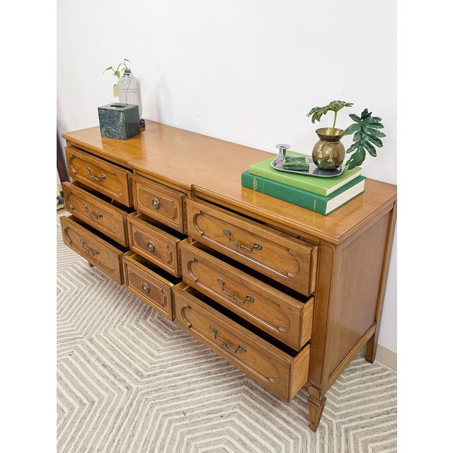 Vintage Thomasville 9-Drawer Dresser Transitional Wood Chest MCM Ornate Long Boy For Sale - Image 14 of 15