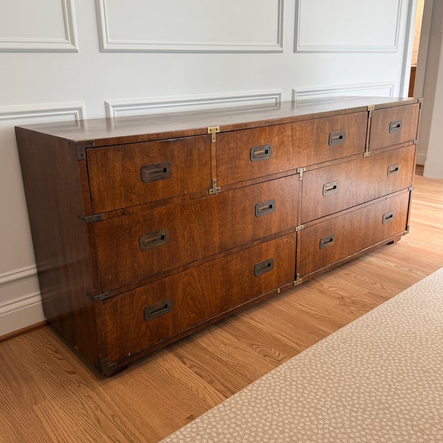 Mid-Century Henredon 7 Drawer Dresser For Sale - Image 9 of 11