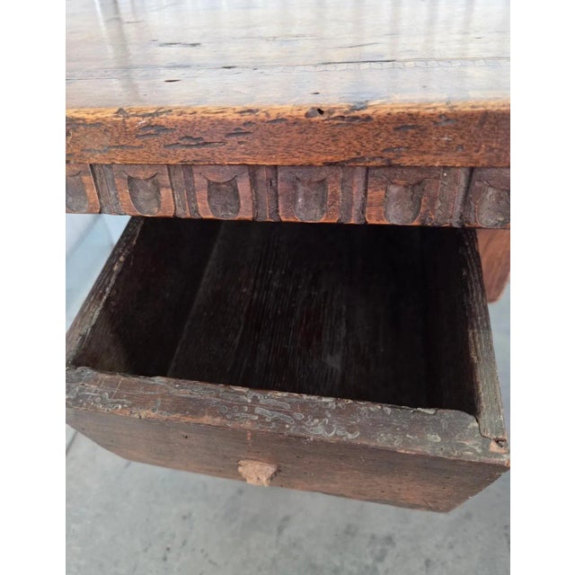 Pair of Antique Octagonal Side Tables – Jacobean Style English Design With Inlay & Gadrooned Edge | 19th Century Italian-Made For Sale - Image 11 of 17