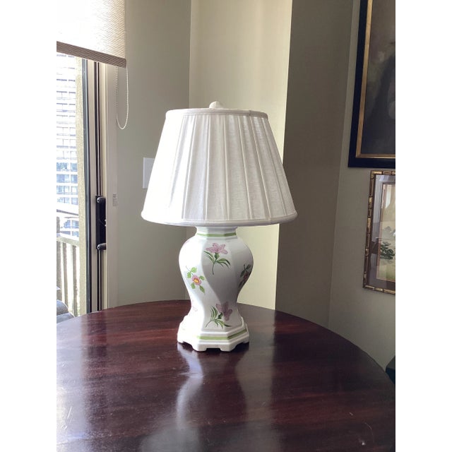 Late 20th Century Scully & Scully Style Pink and Green Floral Table Lamp With Pleated White Linen Empire Shade For Sale In Atlanta - Image 6 of 7