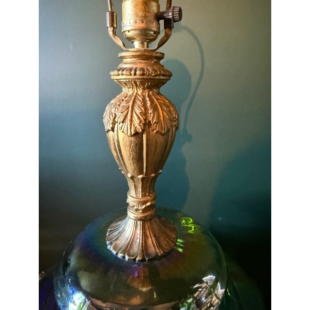 Metal Pair of Vintage Green Iridescent Glass Hollywood Regency Table Lamps, in the Manner of Carl Falkenstein For Sale - Image 7 of 8