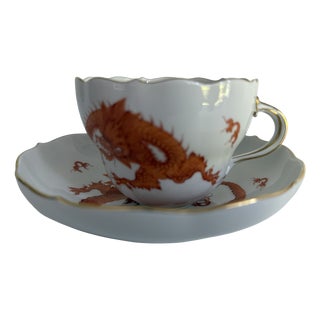 Neuer Auschnitt Coffee Cup and Saucer with Ming Dragon Decoration and Gilt Rim by Johann Joachim Kändler for Meissen, 1990s, Set of 2 For Sale