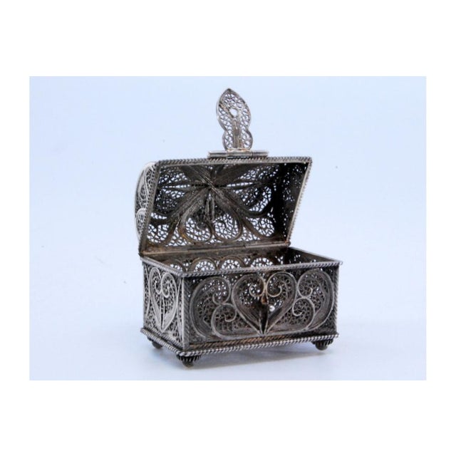 Small Silver Filigree Jewelry Box For Sale - Image 3 of 9