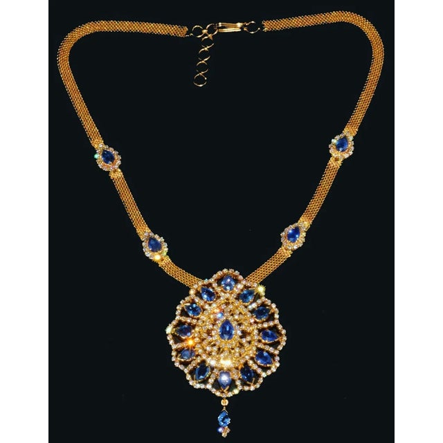 Contemporary Certified Natural 19.3CTS VVS F Diamond Sapphire 18K Solid Gold Pendant Brooch Necklace For Sale - Image 3 of 9