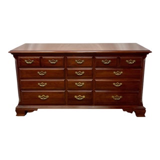 Vintage Thomasville Collectors Cherry Collection Traditional Chippendale Style Cherry Triple Dresser For Sale