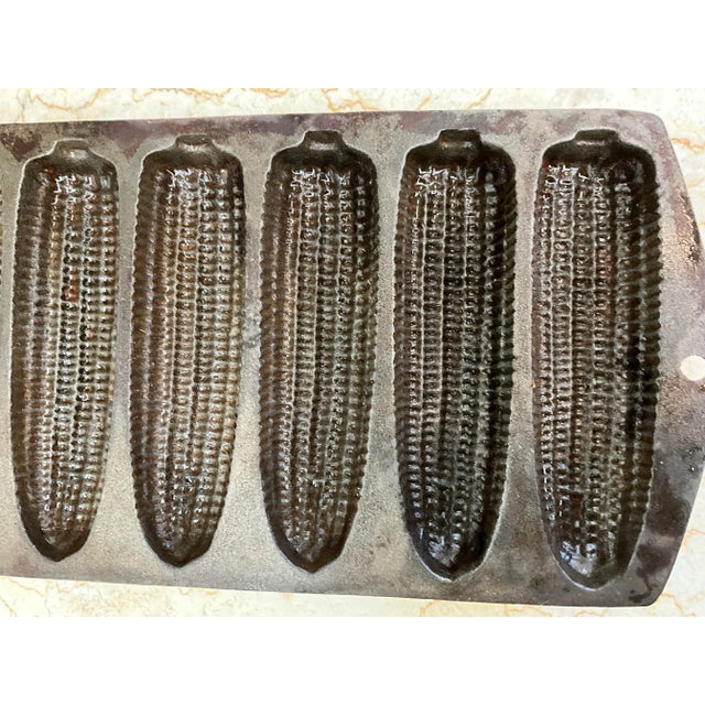 Vintage Cast Iron Corn Shape Cast Iron Cornbread Pan For Sale In Los Angeles - Image 6 of 7
