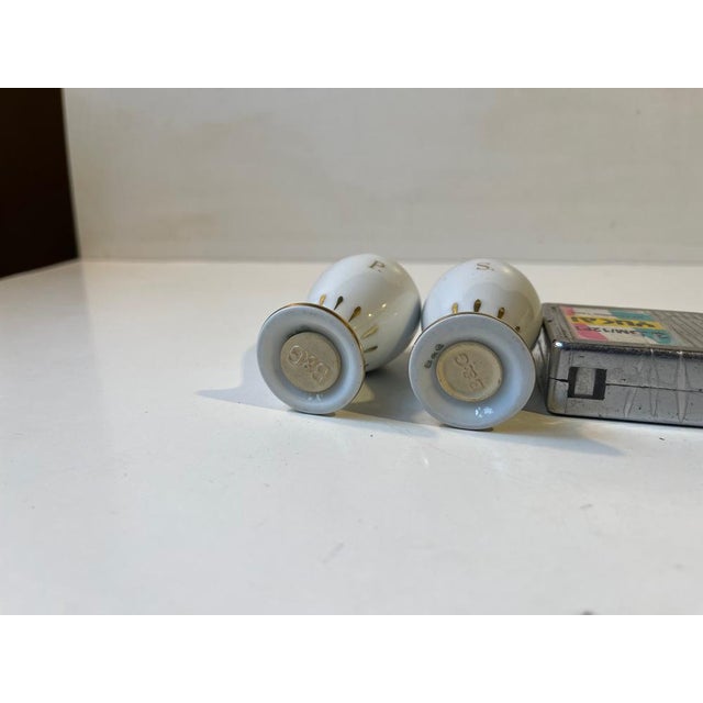 1950s Errant Salt and Pepper Shakers in Porcelain from Bing & Grondahl, 1950s, Set of 2 For Sale - Image 5 of 8