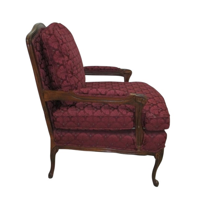 French Country 1980s Hickory White French Country Carved Living Room Arm Lounge Chair For Sale - Image 3 of 10