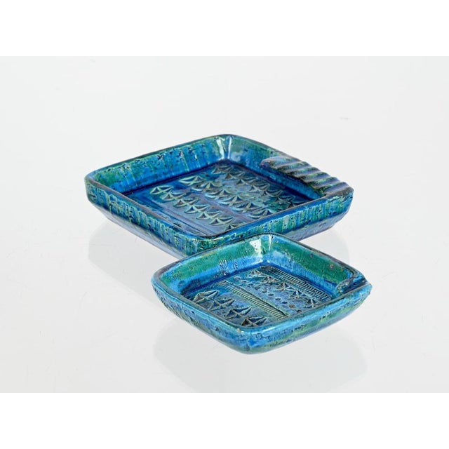 Rimini Blue Ceramic Square Ashtrays attributed to Bitossi, Italy, 1960s, Set of 2 For Sale - Image 3 of 12