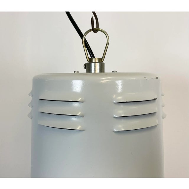 Metal Large Industrial Aluminium Lamp with Iron Grid From Siemens, 1980s For Sale - Image 7 of 13