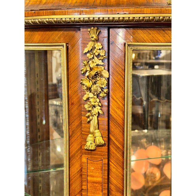 19th C. French Louis XVI Linke Manner Vitrine For Sale In Dallas - Image 6 of 9