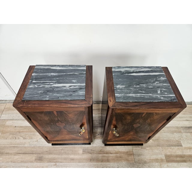 1930s Art Deco Bedside Tables in Walnut Burl with Marble Tops, 1930, Set of 2 For Sale - Image 5 of 18
