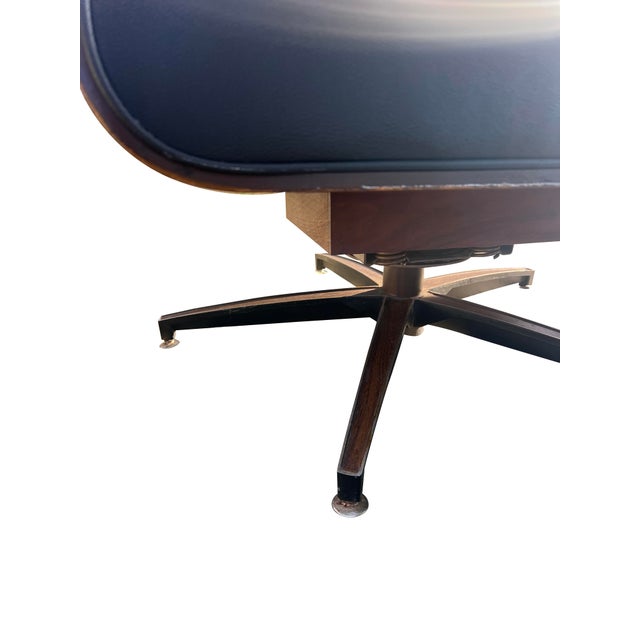 Vintage Mid Century Modern Leather Lounge Chair and Ottoman Attributed to Selig For Sale - Image 10 of 16