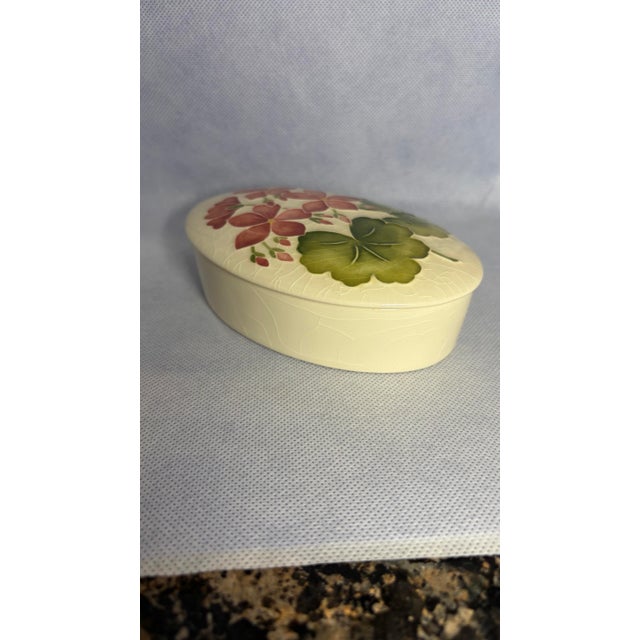 Vintage Moorcroft Pink Geranium Oval Trinket Box Cream Stamped -Made in England For Sale - Image 4 of 5