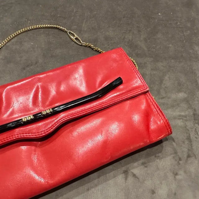 1980s Red Leather and Brass Chain Italian Shoulder Bag For Sale - Image 6 of 12