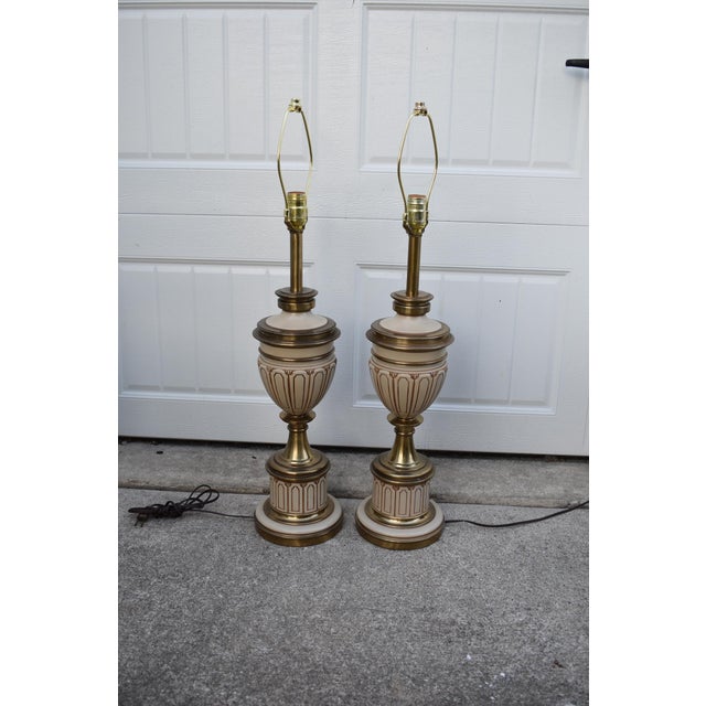 Stiffel Pair Vintage Stiffel Brass Enamel Urn Table Lamps Mid Century Hollywood Regency For Sale - Image 4 of 13