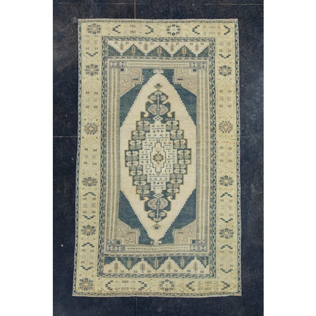 Ivory Turkish Anatolian Rug 3'7" x 6'1" #17588 For Sale - Image 8 of 8