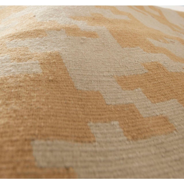 Early 21st Century Modern Beige Flat-Weave Rug by Jeffrey Bilhuber for Doris Leslie Blau For Sale - Image 5 of 6