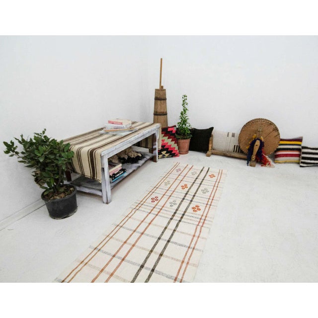 Vintage Modern Turkish Kilim Runner- 2′4″ × 7′7″ For Sale In Los Angeles - Image 6 of 7